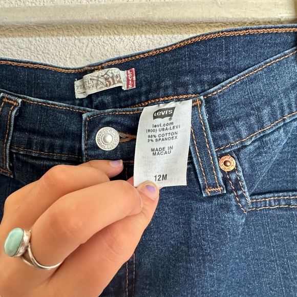 Levi’s - Picture 3 of 4